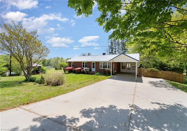 Photo 2 of Sale Pending at 1711 Ploughboy Ln, Winston Salem, NC 27103 | MLS# 1179895 | Listing updated on 2026-10-24