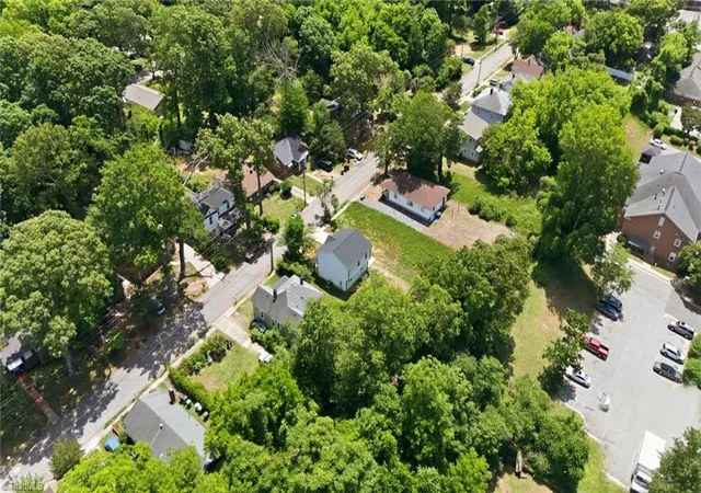 36th image of 323 4th St, High Point, NC 27260 | MLS# 1232889
