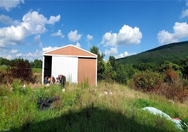 26th image of 2185 Flat Rock Rd, Pinnacle, NC 27043 | MLS# 1230476