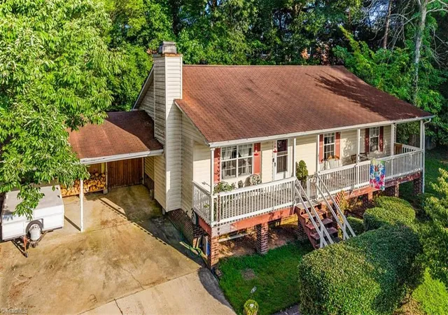 2nd image of 109 Poplar Ln, Thomasville, NC 27360 | MLS# 1229910