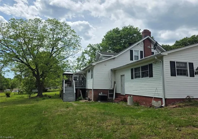 Photo 3 of Single family home for sale at 1218 Meadow Rd, Eden, NC 27288 | MLS# 1217214 | Listing updated on 2026-09-17