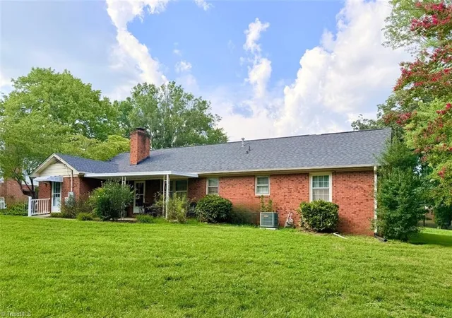 3rd image of 5703 Fleming Terrace Rd, Greensboro, NC 27410 | MLS# 1230800