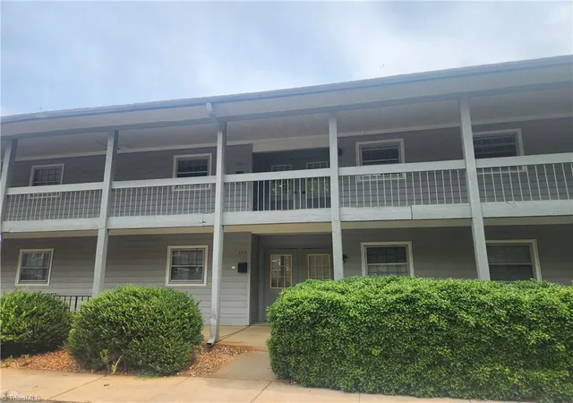 Photo 1 of Single family home for sale at 2922 Ramsgate Ct, Winston Salem, NC 27106 | MLS# 1233579 | Listing updated on 2026-09-18