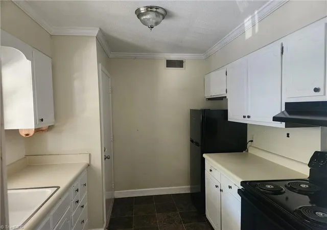 Photo 3 of Single family home for sale at 2922 Ramsgate Ct, Winston Salem, NC 27106 | MLS# 1233579 | Listing updated on 2026-09-18
