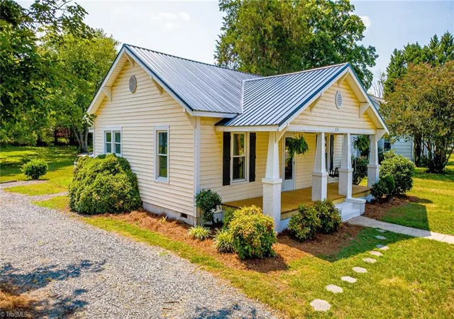 3rd image of 2722 Darrow Rd, Walkertown, NC 27051 | MLS# 1225638