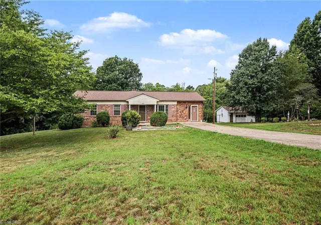 Photo 3 of Single family home for sale at 160 Ward Rd, Eden, NC 27288 | MLS# 1228936 | Listing updated on 2026-10-01