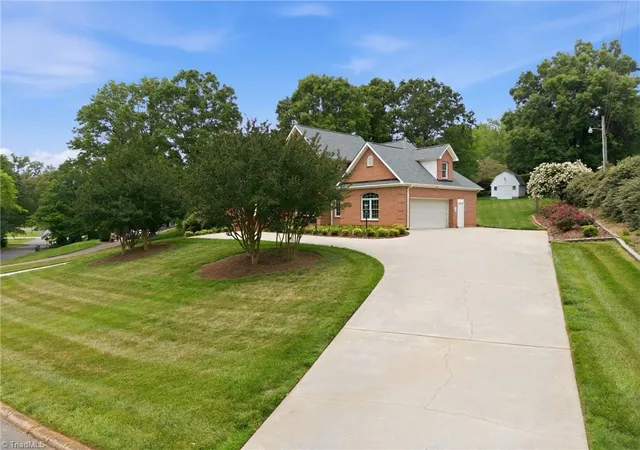 Photo 3 of Single family home for sale at 540 Hickory Dr, Salisbury, NC 28144 | MLS# 1223691 | Listing updated on 2026-09-23