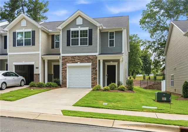 Homes for sale in Haw River, NC | 1810 Brim Dr, Haw River, NC 27258 | MLS# 1225033