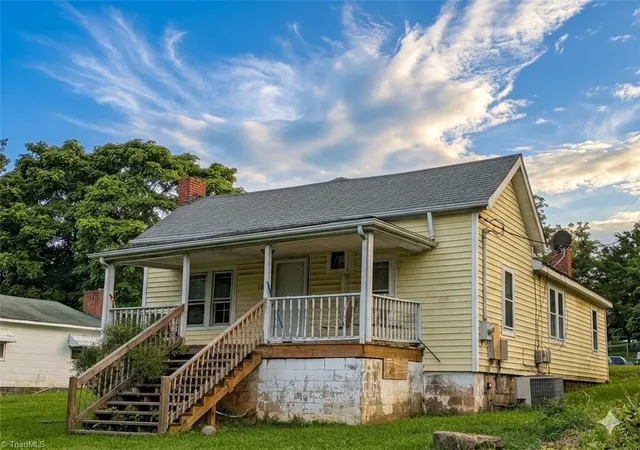 Photo 1 of Sale Pending at 181 Railroad St, Mocksville, NC 27028 | MLS# 1233808 | Listing updated on 2026-09-13