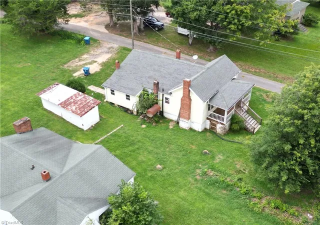 Photo 3 of Sale Pending at 181 Railroad St, Mocksville, NC 27028 | MLS# 1233808 | Listing updated on 2026-09-13