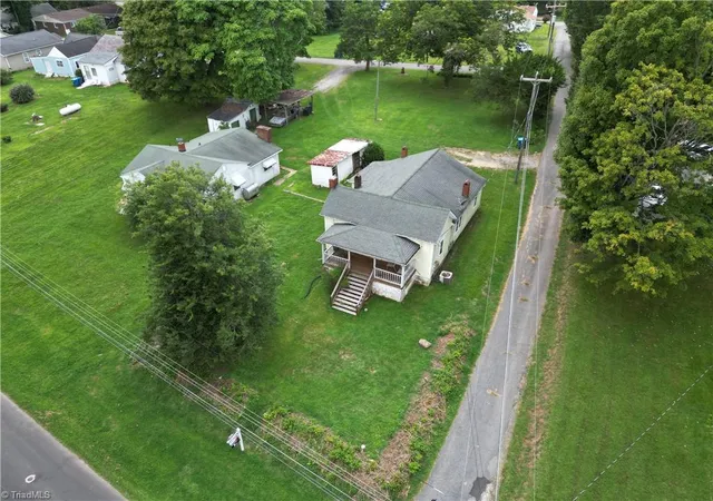 Photo 3 of Sale Pending at 181 Railroad St, Mocksville, NC 27028 | MLS# 1233808 | Listing updated on 2026-09-13