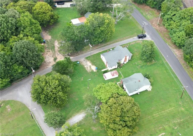 Photo 4 of Sale Pending at 181 Railroad St, Mocksville, NC 27028 | MLS# 1233808 | Listing updated on 2026-09-13