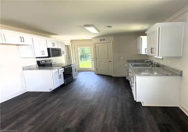 Photo 2 of Sale Pending at 511 White Oak St, High Point, NC 27260 | MLS# 1233759 | Listing updated on 2026-08-28
