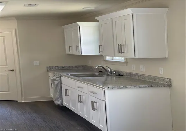 Photo 3 of Sale Pending at 511 White Oak St, High Point, NC 27260 | MLS# 1233759 | Listing updated on 2026-08-28