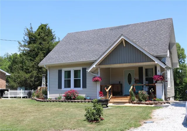 Homes for sale in Mount Airy, NC | 185 Southview St, Mount Airy, NC 27030 | MLS# 1221731