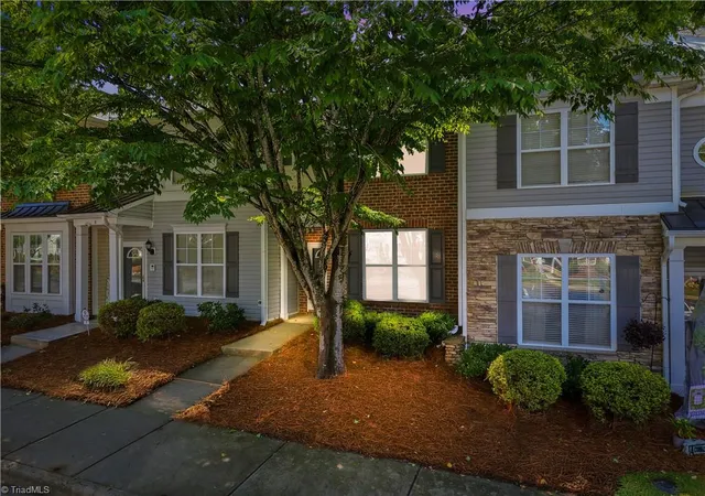 Photo 1 of Single family home for sale at 6 Cobble Ln, Greensboro, NC 27407 | MLS# 1225620 | Listing updated on 2026-10-05