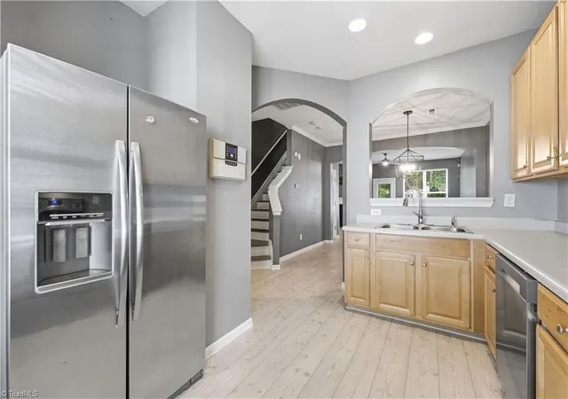 Photo 4 of Single family home for sale at 6 Cobble Ln, Greensboro, NC 27407 | MLS# 1225620 | Listing updated on 2026-10-05