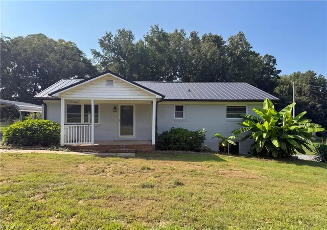 1st image of 169 Bedford Dr, Lexington, NC 27295 | MLS# 1233091