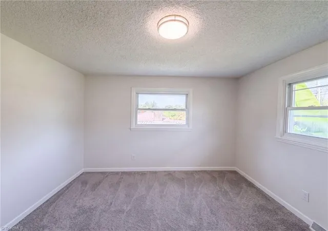 Photo 3 of Sale Pending at 169 Bedford Dr, Lexington, NC 27295 | MLS# 1233091 | Listing updated on 2026-10-01