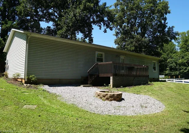 Photo 4 of Single family home for sale at 127 Ml Ridge Rd, North Wilkesboro, NC 28659 | MLS# 1229778 | Listing updated on 2026-08-05