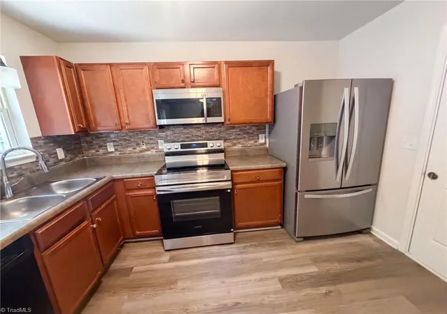 3rd image of 1131 Langston Dr, Greensboro, NC 27405 | MLS# 1231797