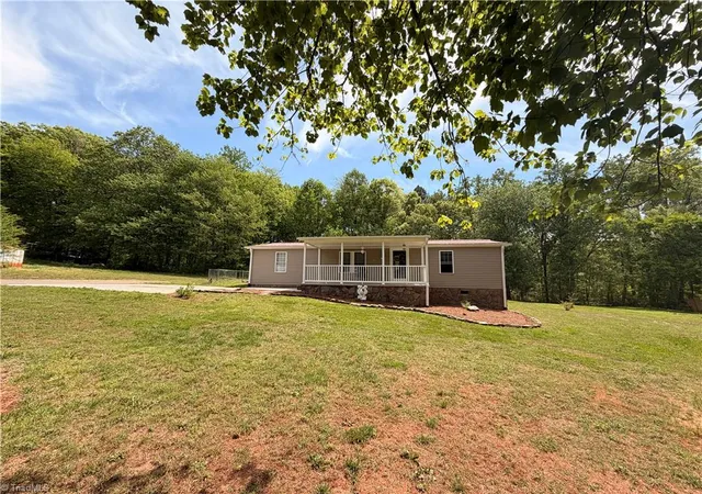 Homes for sale in Linwood, NC | 289 Twelve Oaks Dr, Linwood, NC 27299 | MLS# 1216032