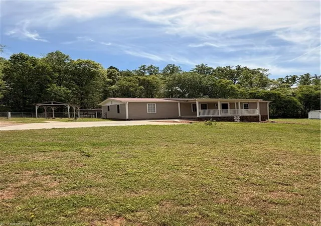 Homes for sale in Linwood, NC | 289 Twelve Oaks Dr, Linwood, NC 27299 | MLS# 1216032
