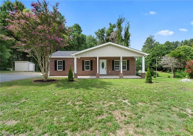 Photo 1 of Single family home for sale at 1266 E Holly Grv Rd, Lexington, NC 27292 | MLS# 1228269 | Listing updated on 2026-08-06