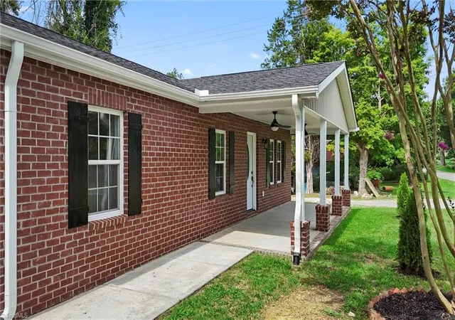 Photo 4 of Single family home for sale at 1266 E Holly Grv Rd, Lexington, NC 27292 | MLS# 1228269 | Listing updated on 2026-08-06