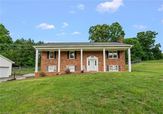 Homes for sale in Winston Salem, NC | 482 Motsinger Rd, Winston Salem, NC 27107 | MLS# 1221810