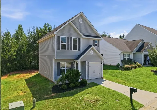 Photo 4 of Single family home for sale at 4259 Piedmont Farms Wy, Winston Salem, NC 27107 | MLS# 1233739 | Listing updated on 2026-09-22