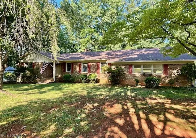 Photo 1 of Single family home for sale at 10 Woodcrest Dr, Lexington, NC 27295 | MLS# 1227030 | Listing updated on 2026-08-30