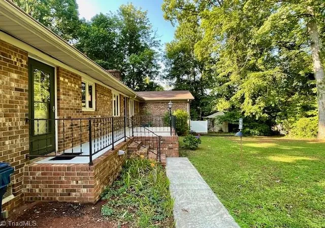 Photo 3 of Single family home for sale at 10 Woodcrest Dr, Lexington, NC 27295 | MLS# 1227030 | Listing updated on 2026-08-30