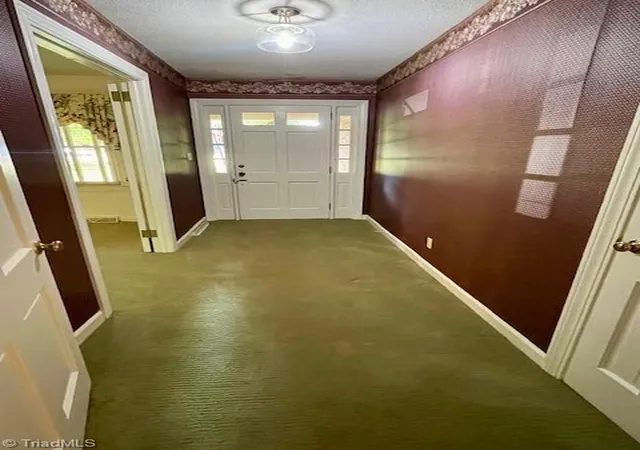 Photo 4 of Single family home for sale at 10 Woodcrest Dr, Lexington, NC 27295 | MLS# 1227030 | Listing updated on 2026-08-30