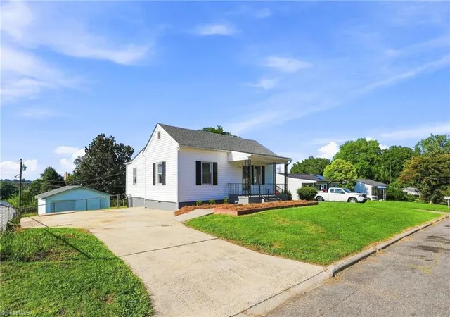 2nd image of 1416 20th St, Greensboro, NC 27405 | MLS# 1231685