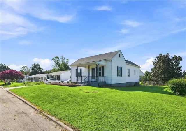 Photo 3 of Single family home for sale at 1416 20th St, Greensboro, NC 27405 | MLS# 1231685 | Listing updated on 2026-09-11