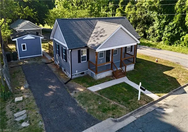 Photo 1 of Single family home for sale at 718 James St, Burlington, NC 27217 | MLS# 1217533 | Listing updated on 2026-08-04