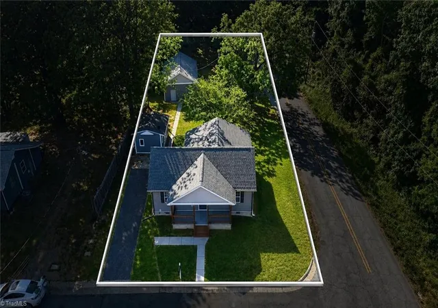 Photo 4 of Single family home for sale at 718 James St, Burlington, NC 27217 | MLS# 1217533 | Listing updated on 2026-08-04