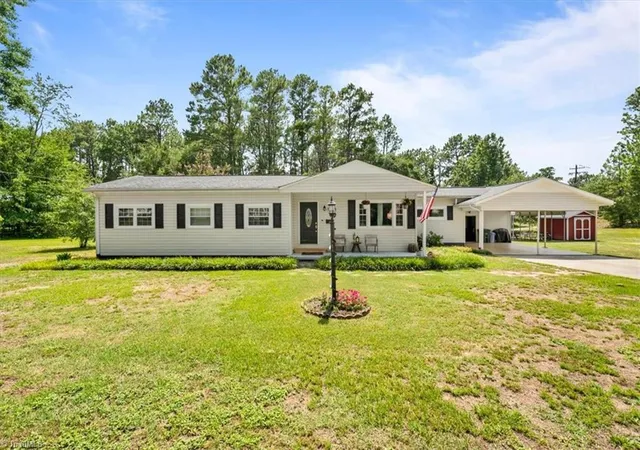 1st image of 202 Walnut St, Hamlet, NC 28345 | MLS# 1227795