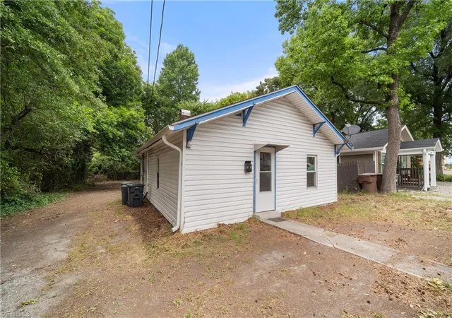 Photo 1 of Single family home for sale at 914 Lincoln St, Greensboro, NC 27401 | MLS# 1224204 | Listing updated on 2026-08-21