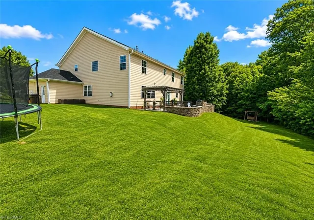 Photo 4 of Single family home for sale at 4617 Dry Crk Ct, High Point, NC 27265 | MLS# 1228428 | Listing updated on 2026-09-15