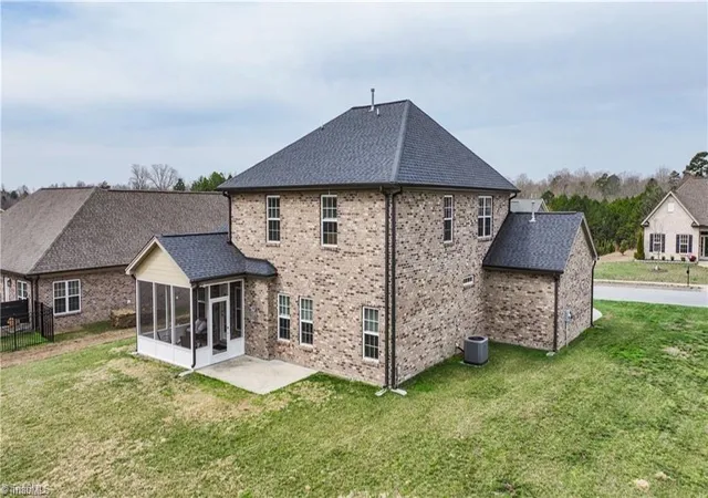 2nd image of 2826 Fallin Ct, High Point, NC 27262 | MLS# 1223111