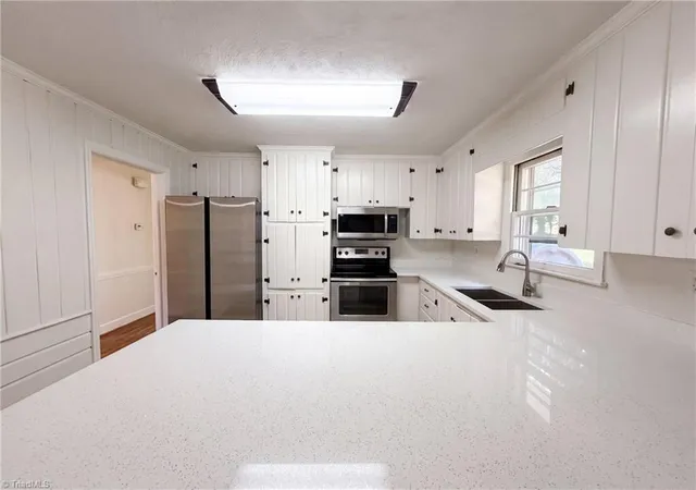 Photo 2 of Single family home for sale at 5150 Williamsburg Rd, Winston Salem, NC 27106 | MLS# 1228395 | Listing updated on 2026-10-08