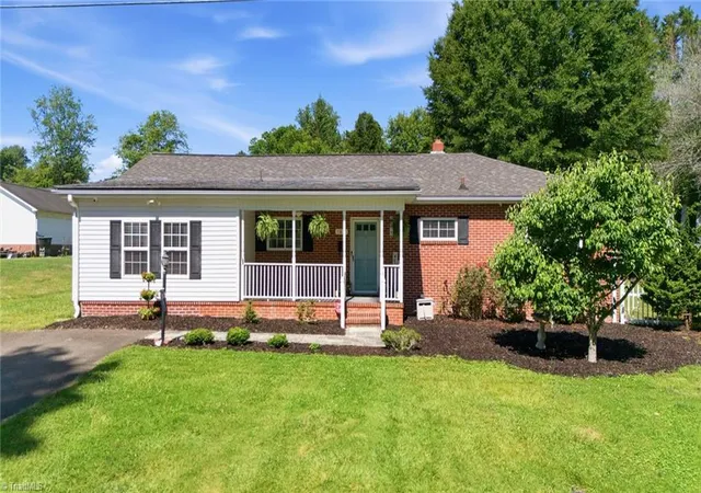 Homes for sale in Mount Airy, NC | 1811 Aims Ave, Mount Airy, NC 27030 | MLS# 1225199