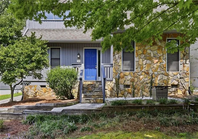 2nd image of 58 Carrisbrooke Ln, Winston Salem, NC 27104 | MLS# 1231747