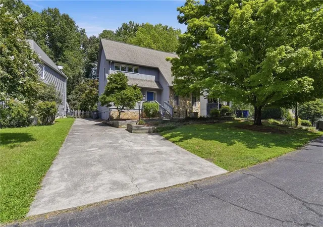 3rd image of 58 Carrisbrooke Ln, Winston Salem, NC 27104 | MLS# 1231747