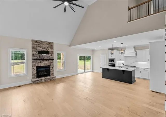 Photo 4 of Sale Pending at 5084 Southern Pines Dr, Kernersville, NC 27284 | MLS# 1224327 | Listing updated on 2026-09-22