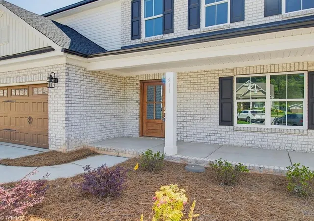 Photo 3 of Single family home for sale at 811 Gibb St, Winston Salem, NC 27106 | MLS# 1228656 | Listing updated on 2026-07-23