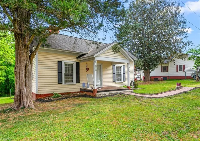 3rd image of 206 Village Ave, Randleman, NC 27317 | MLS# 1216740