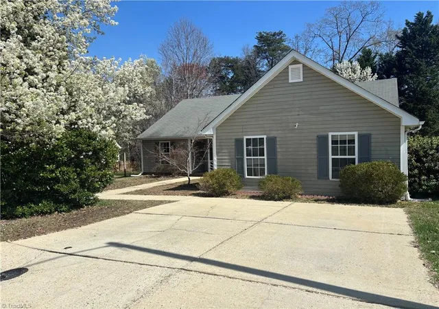 Photo 1 of Single family home for sale at 3009 Brookrun Dr, Jamestown, NC 27282 | MLS# 1230080 | Listing updated on 2026-08-25